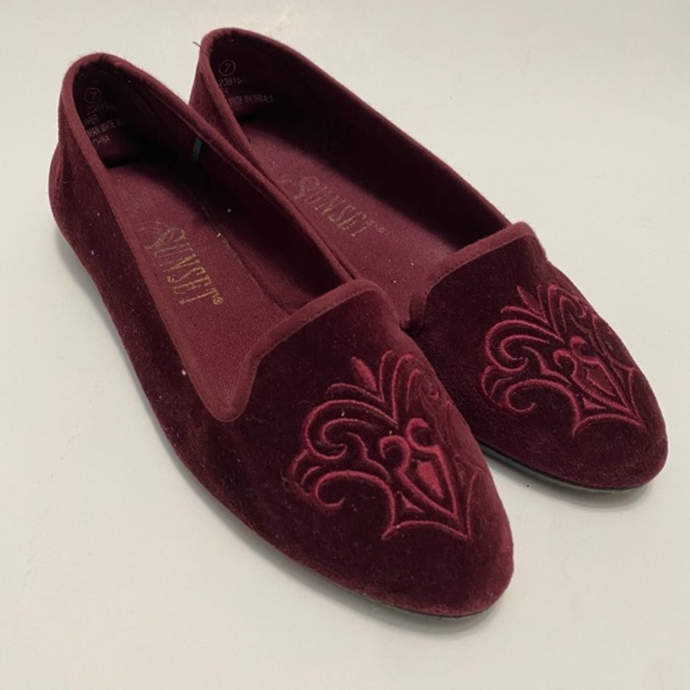 Burgundy Velvet Flats Womens 7.5 Quiet Luxury European Parisian Capsule Minimal